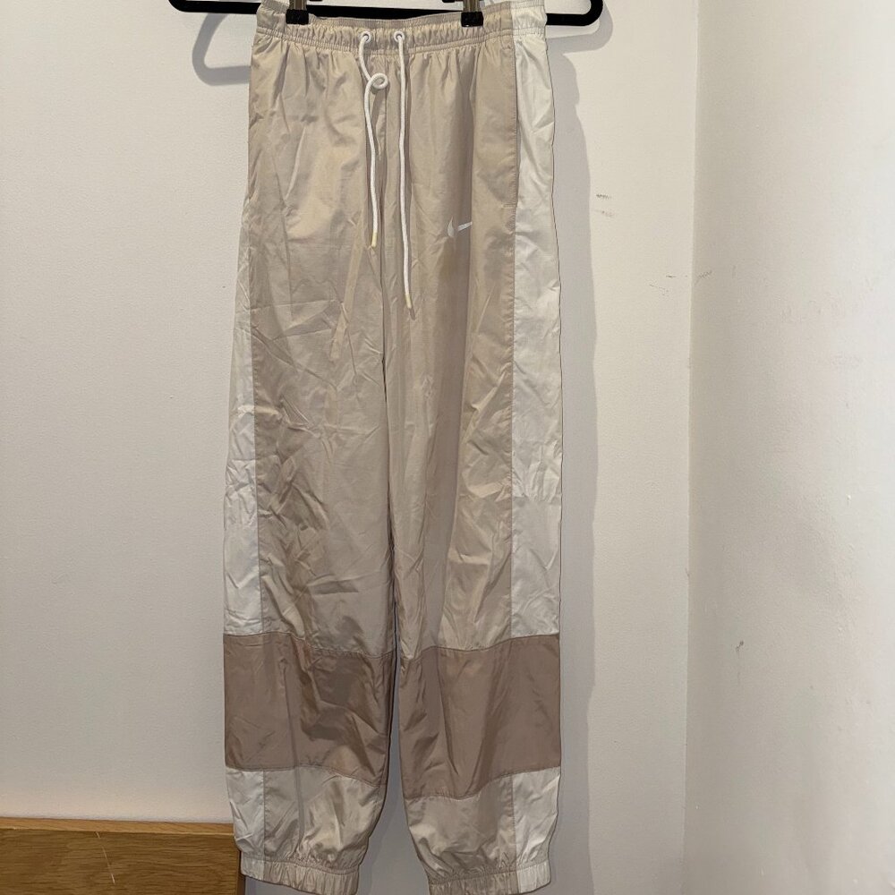 Nike women's mid rise joggers